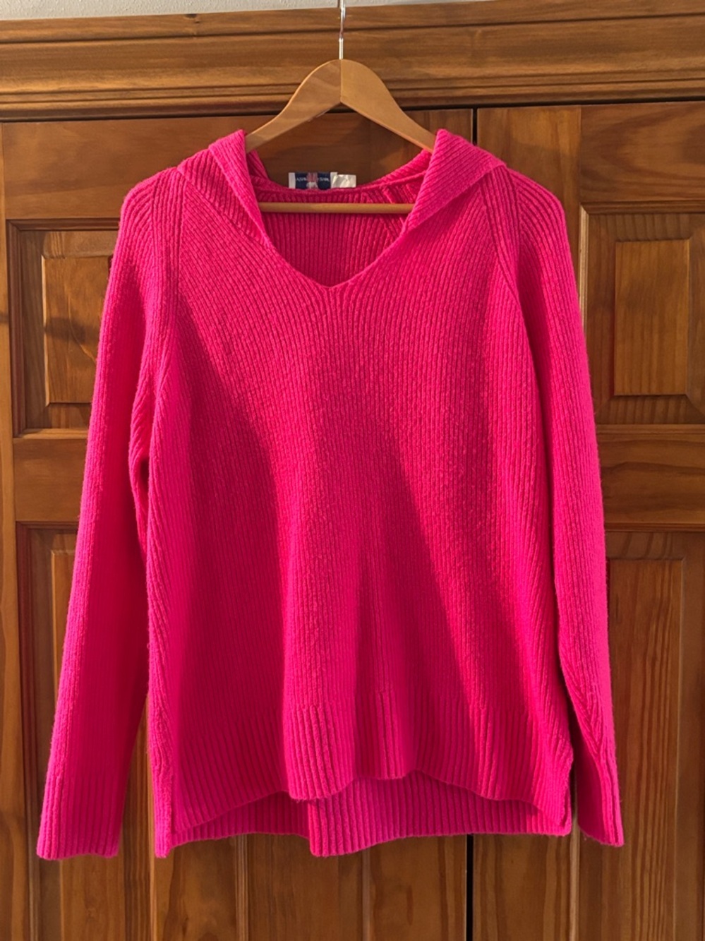 Vineyard Vines Women's Hoodie Bright Hot Pink Ribbed Crew Sweater